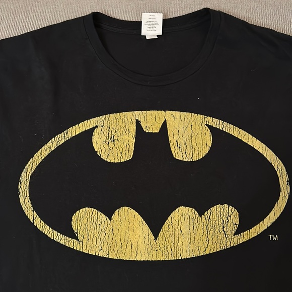 Batman Logo Large Men’s Black/Yellow T-Shirt. - Picture 2 of 4